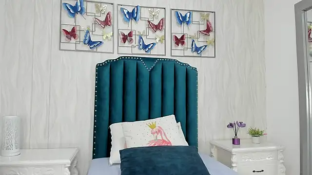 Snapshot of Alison_Carde05 chatting on 1, 12, 2025 Alison Carde05 online show from 1, 12, 2025