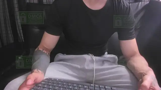 Snapshot of Mr_Klein_69 chatting on 14, 11, 2025 Mr Klein 69 online show from 14, 11, 2025