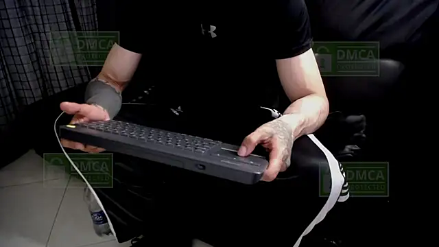 Snapshot of Mr_Klein_69 chatting on 25, 10, 2025 Mr Klein 69 online show from 25, 10, 2025