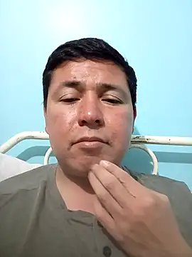 Snapshot of rgh11 chatting on 17, 10, 2025 rgh11 online show from 17, 10, 2025