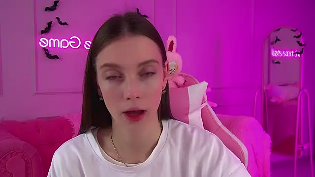 Snapshot of VeronicaVances chatting on 21, 10, 2025 VeronicaVances online show from 21, 10, 2025