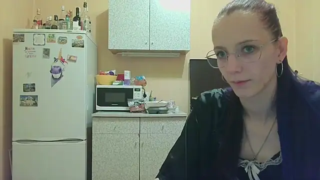 Lucy Divine online show from 27, 9, 2025