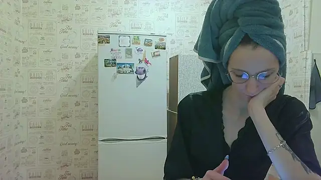 Lucy Divine online show from 3, 12, 2025