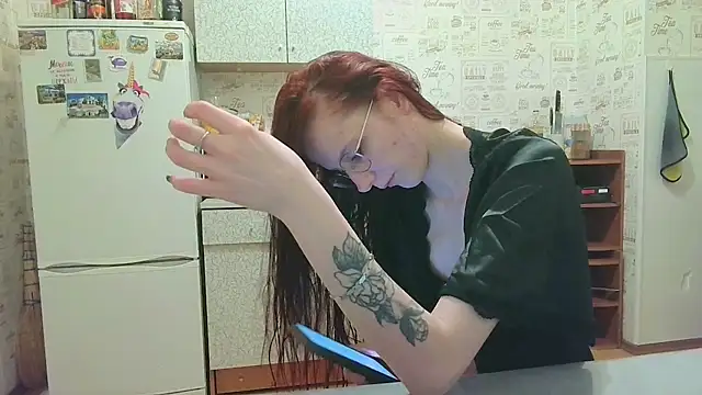 Lucy Divine online show from 4, 12, 2025