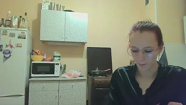 Lucy Divine online show from 3, 11, 2025