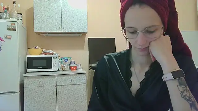 Lucy Divine online show from 16, 9, 2025