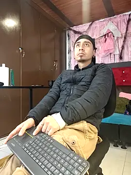 Snapshot of abnerdam01 chatting on 28, 10, 2025 abnerdam01 online show from 28, 10, 2025