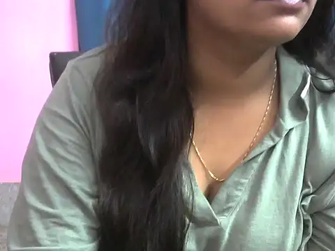 Queenxxx98 online show from 9, 10, 2025