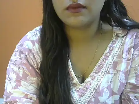 Queenxxx98 online show from 20, 12, 2025