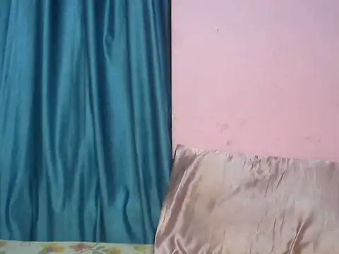 Queenxxx98 online show from 17, 11, 2025