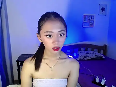 lovely kiannaHugecock online show from 7, 3, 2026