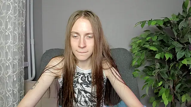 Snapshot of Kelly_Gerzikaa chatting on 12, 9, 2025 Kelly Gerzikaa online show from 12, 9, 2025
