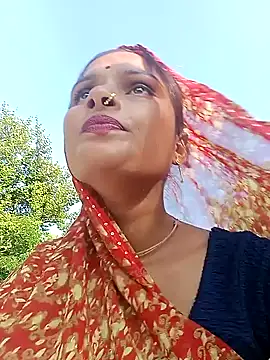 Snapshot of Sapna9685 chatting on 3, 10, 2025 Sapna9685 online show from 3, 10, 2025
