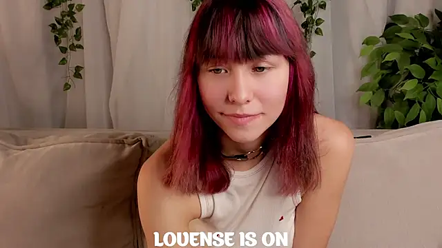 Snapshot of BritniBers chatting on 22, 10, 2025 BritniBers online show from 22, 10, 2025