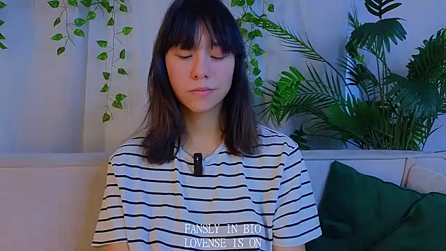 Snapshot of BritniBers chatting on 17, 11, 2025 BritniBers online show from 17, 11, 2025