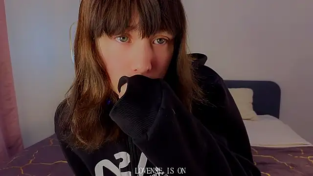 Snapshot of BritniBers chatting on 30, 11, 2025 BritniBers online show from 30, 11, 2025