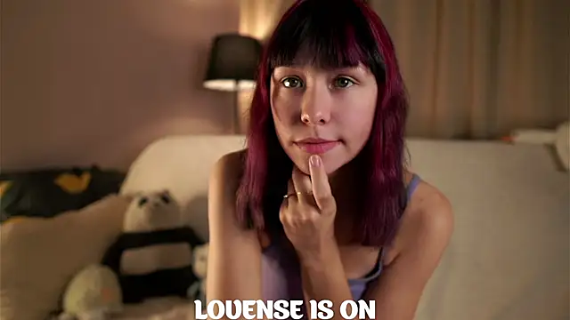 Snapshot of BritniBers chatting on 13, 10, 2025 BritniBers online show from 13, 10, 2025