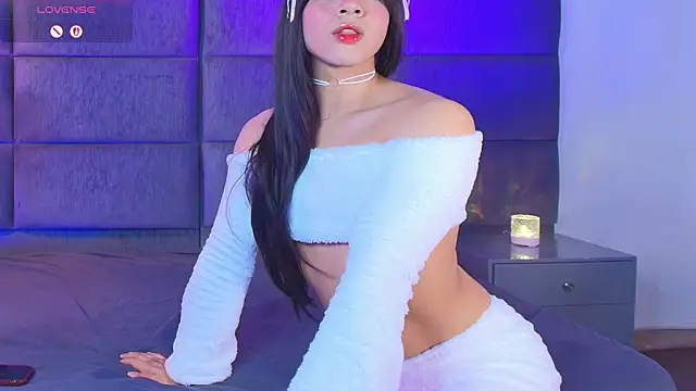 Snapshot of Slenna_Moon chatting on 13, 5, 2026 Slenna Moon online show from 13, 5, 2026