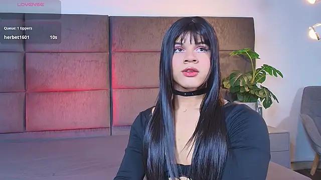 Snapshot of Slenna_Moon chatting on 24, 4, 2026 Slenna Moon online show from 24, 4, 2026