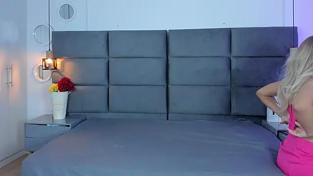 Slenna Moon online show from 13, 11, 2025