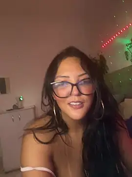Snapshot of AuroraChest chatting on 26, 6, 2026 AuroraChest online show from 26, 6, 2026