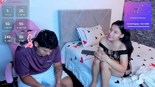 Sexxyy Couple  online show from 15, 7, 2026
