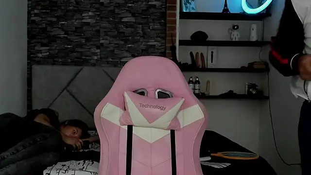 Sexxyy Couple  online show from 1, 3, 2026