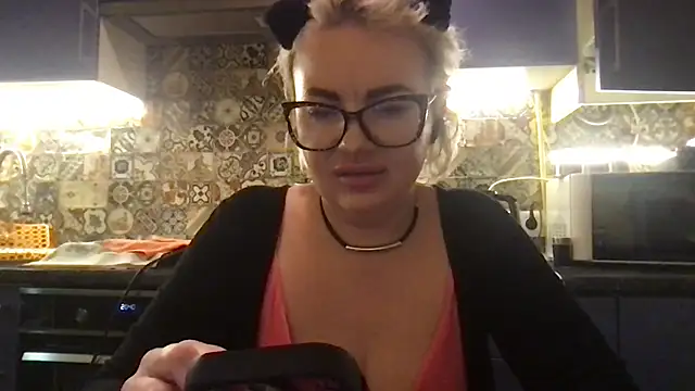 Snapshot of Oksi494 chatting on 6, 2, 2026 Oksi494 online show from 6, 2, 2026