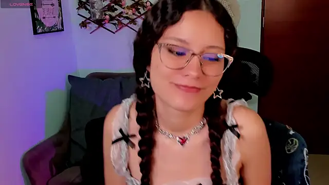 Krysten Riter online show from 26, 11, 2025