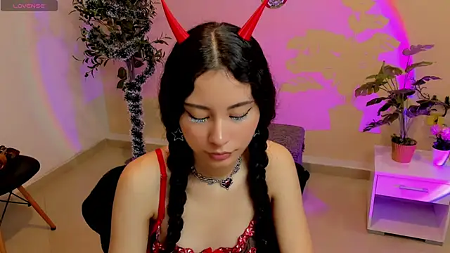 Krysten Riter online show from 20, 12, 2025