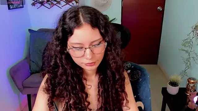 Krysten Riter online show from 29, 11, 2025