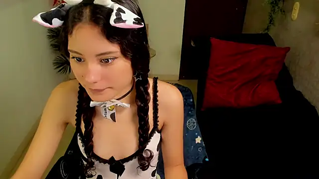 Krysten Riter online show from 9, 10, 2025