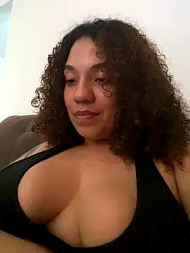 Snapshot of MorganaBelc chatting on 4, 11, 2025 MorganaBelc online show from 4, 11, 2025