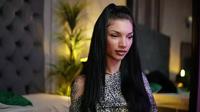 Snapshot of MiamiCoffee chatting on 20, 10, 2025 MiamiCoffee online show from 20, 10, 2025