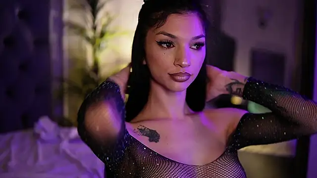 Snapshot of MiamiCoffee chatting on 19, 11, 2025 MiamiCoffee online show from 19, 11, 2025