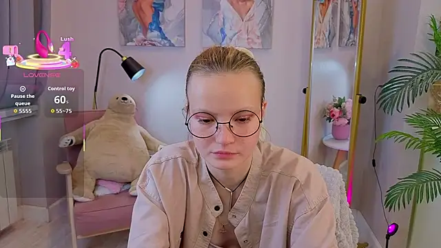 Snapshot of Ginger_Emma chatting on 16, 9, 2025 Ginger Emma online show from 16, 9, 2025