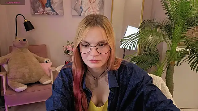 Snapshot of Ginger_Emma chatting on 28, 9, 2025 Ginger Emma online show from 28, 9, 2025