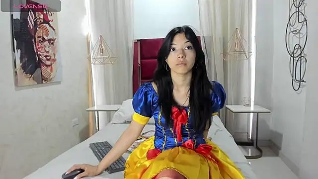 Cloe Miiller  online show from 6, 10, 2025