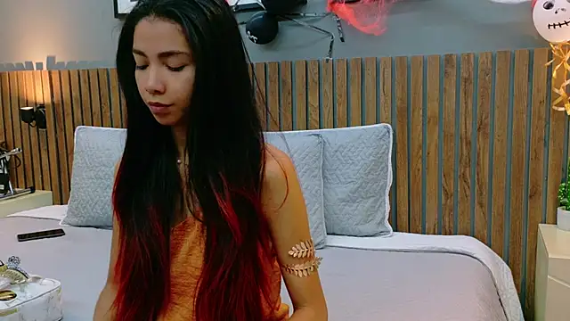 luna roja25 online show from 31, 10, 2025