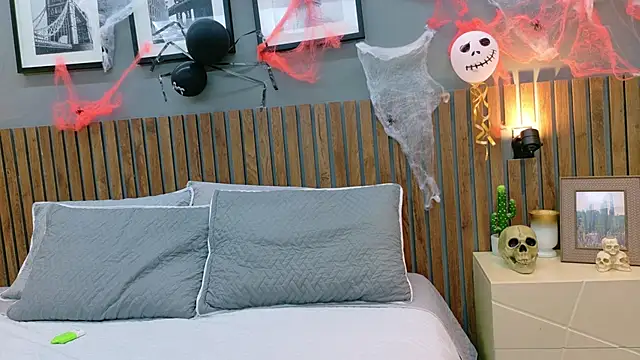 luna roja25 online show from 28, 10, 2025