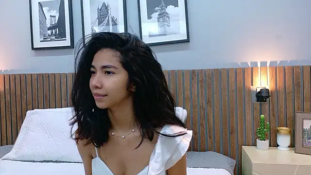 luna roja25 online show from 14, 1, 2026