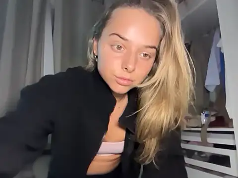 KayleeBella online show from 21, 10, 2025