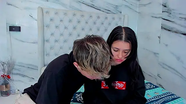 Ari and Storm online show from 19, 11, 2025