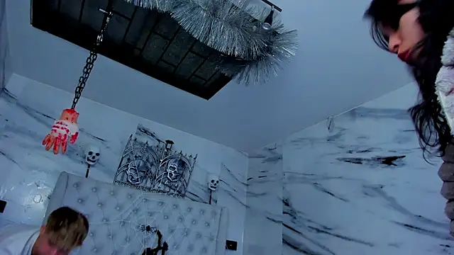 Ari and Storm online show from 1, 11, 2025