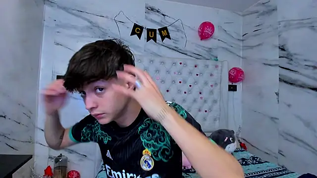 Ari and Storm online show from 13, 4, 2026