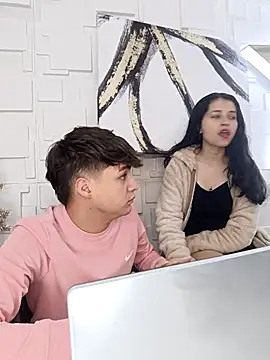 Ari and Storm online show from 18, 4, 2026