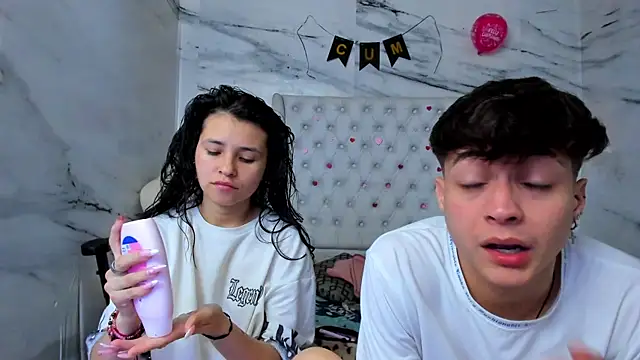 Ari and Storm online show from 12, 4, 2026