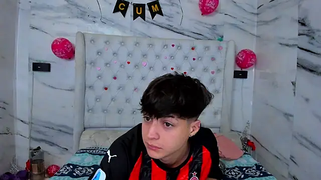 Ari and Storm online show from 17, 4, 2026