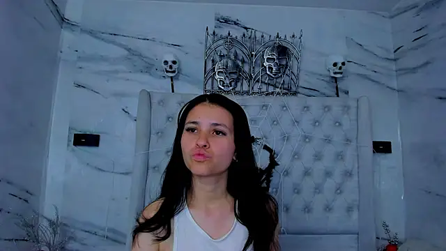 Ari and Storm online show from 2, 11, 2025