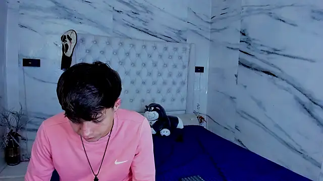 Ari and Storm online show from 5, 2, 2026